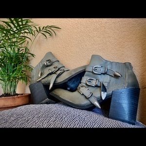 Baske California Booties Roscoe 9.5